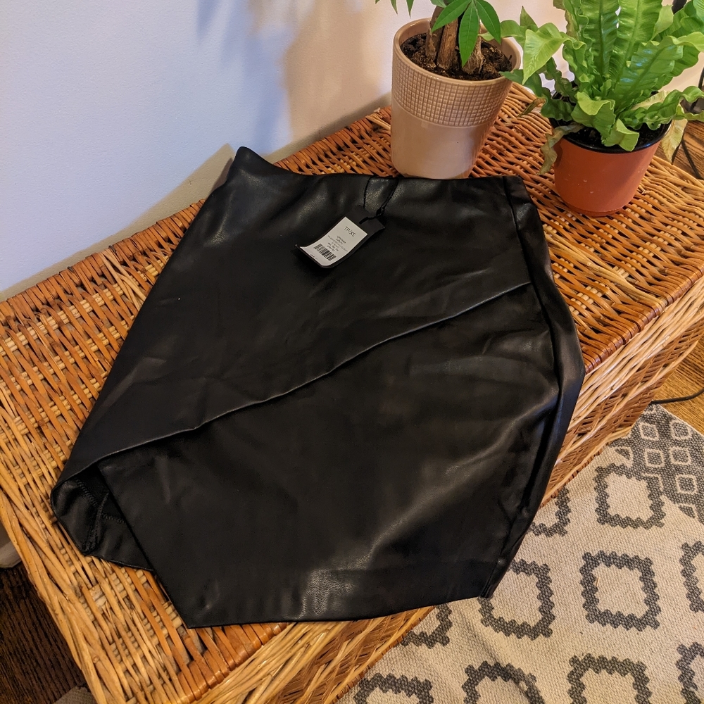 Dynamite faux leather skirt